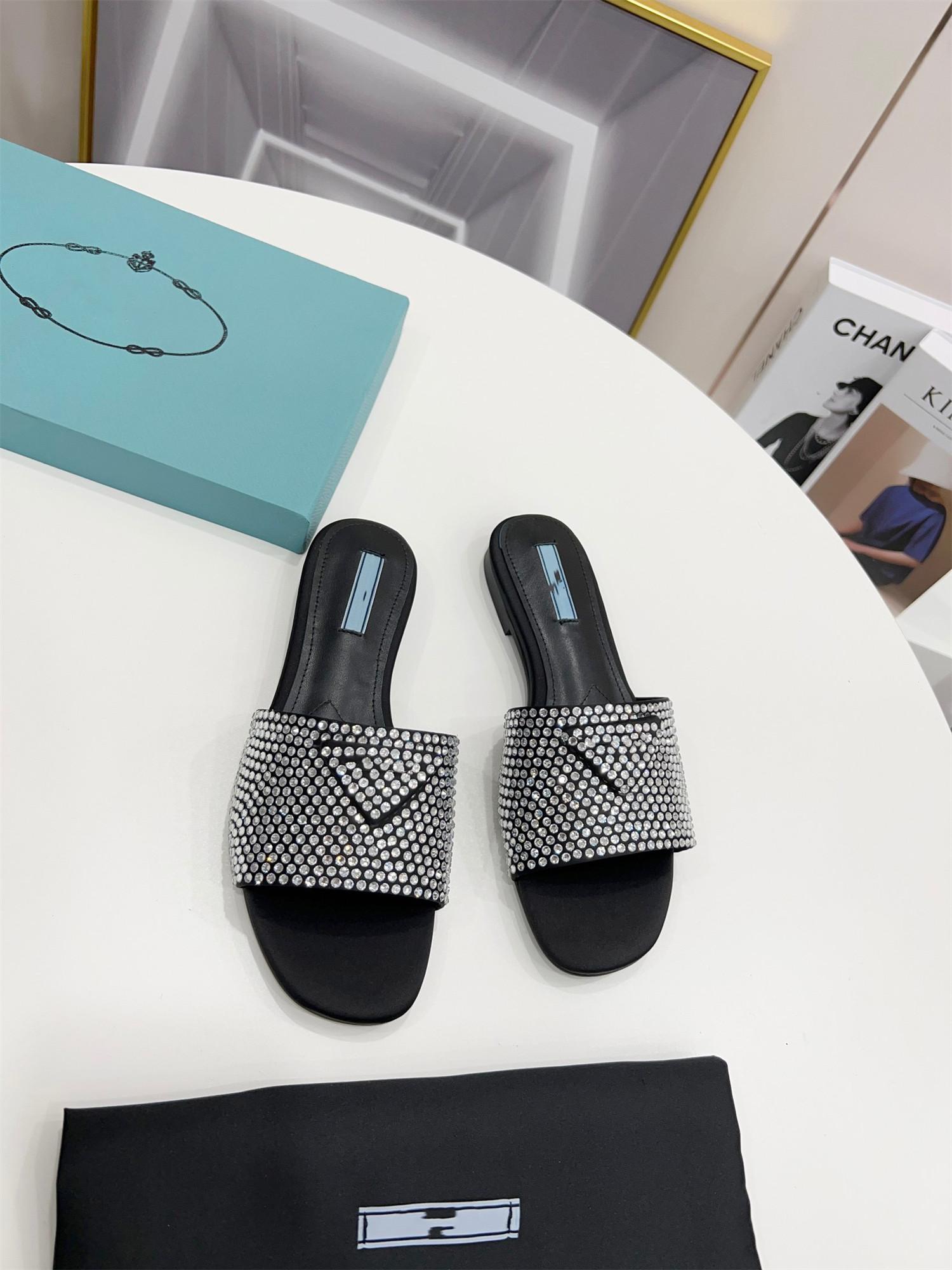 

2022 High quality designer women's sexy luxury pearl Rhinestone slippers platform leisure summer wide flat Beach Sandals Size 35-42 with box, Black