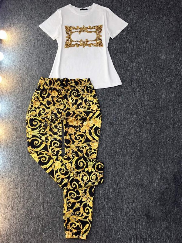 

Milan runway 2021 designers Women's Tracksuits luxury two Piece Pants Set Outfits Letter Sexy short sleeve trousers sports suit jacket, Gray