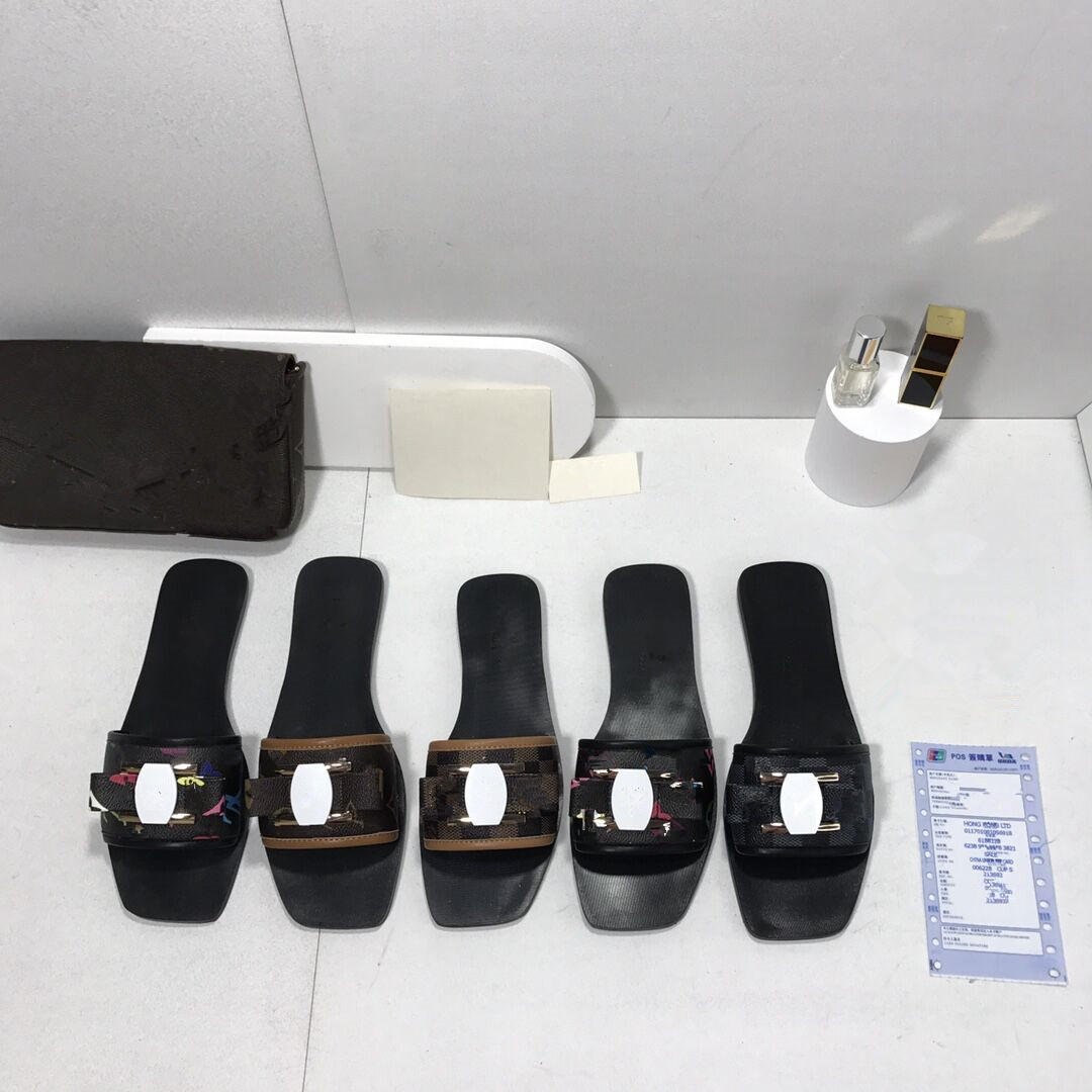 

Luxury Slipper Designer Slide Summer sandals Fashion Beach Indoor Flat Flip Flops Leather Lady Women Shoes Ladies Slippers Size 35-40 with box