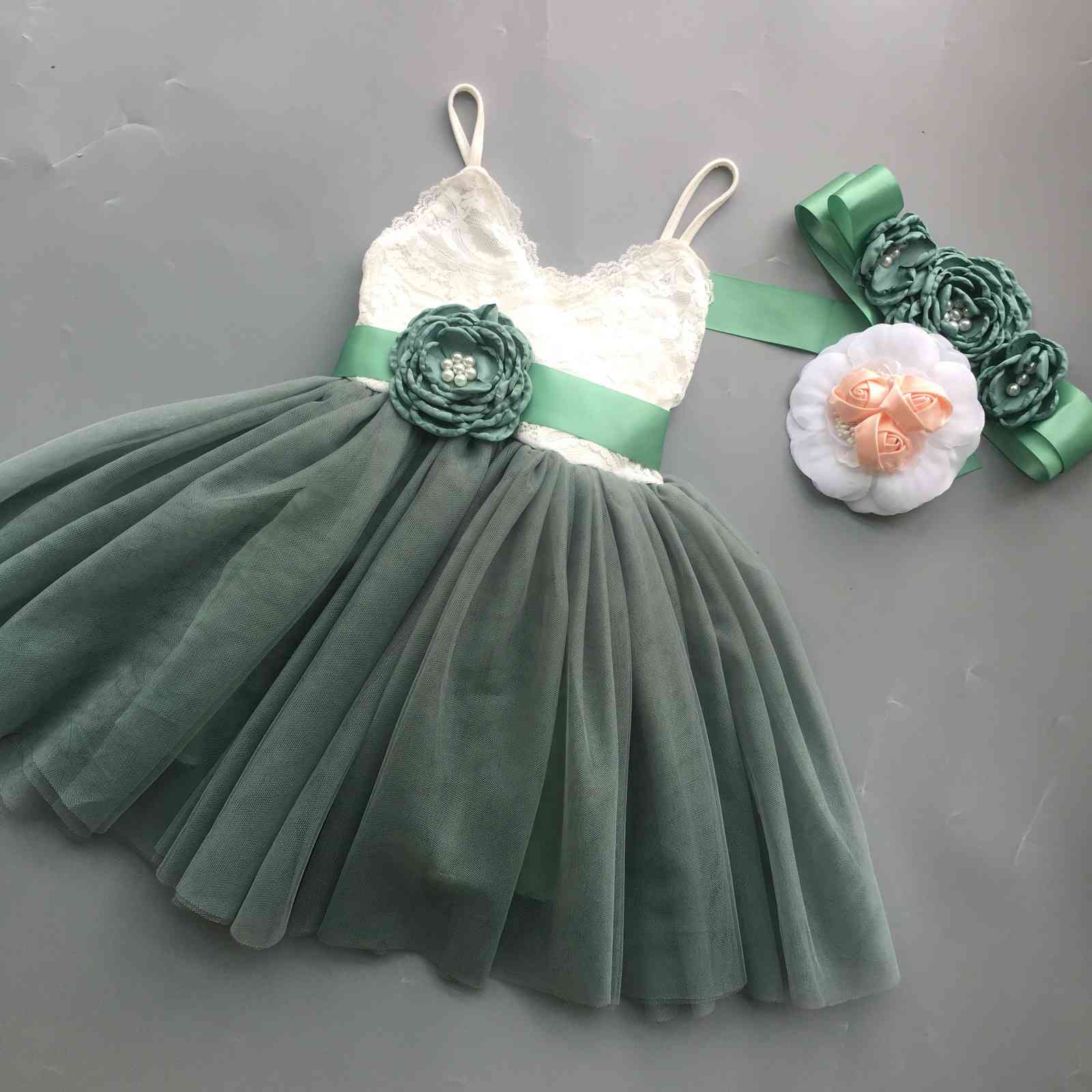 Robes de fille Vintage Girls Dentelle Enfants Sauge Enfants Vert Robe de Noël pour Toddler Princess Party Vestido avec fleurs Sashes 1027
