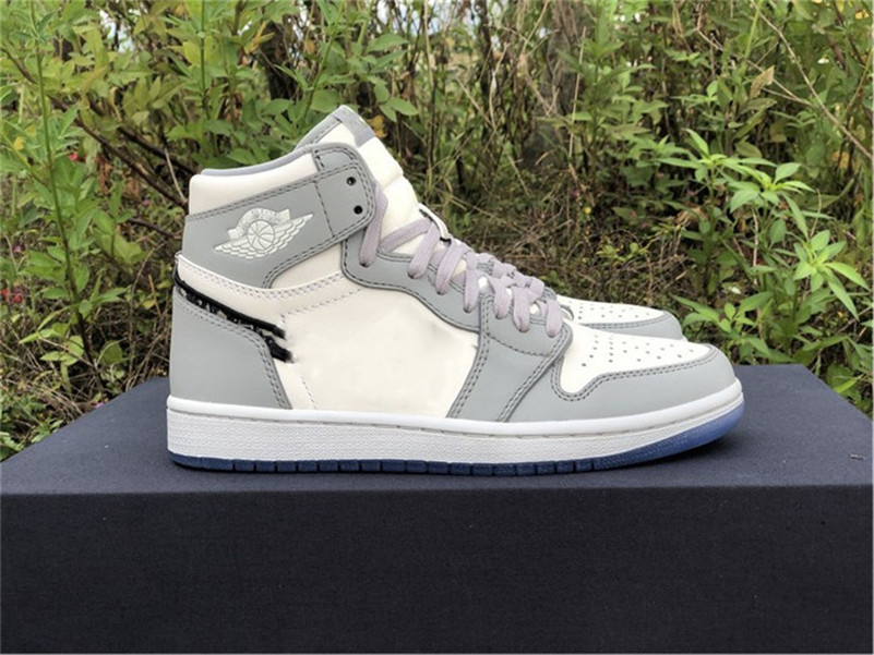 

Shoes Authentic 1 High OG Wolf Grey Basketball Sail Photon Dust White Low Men Women Original Sports Sneakers, Bubble wrap packaging