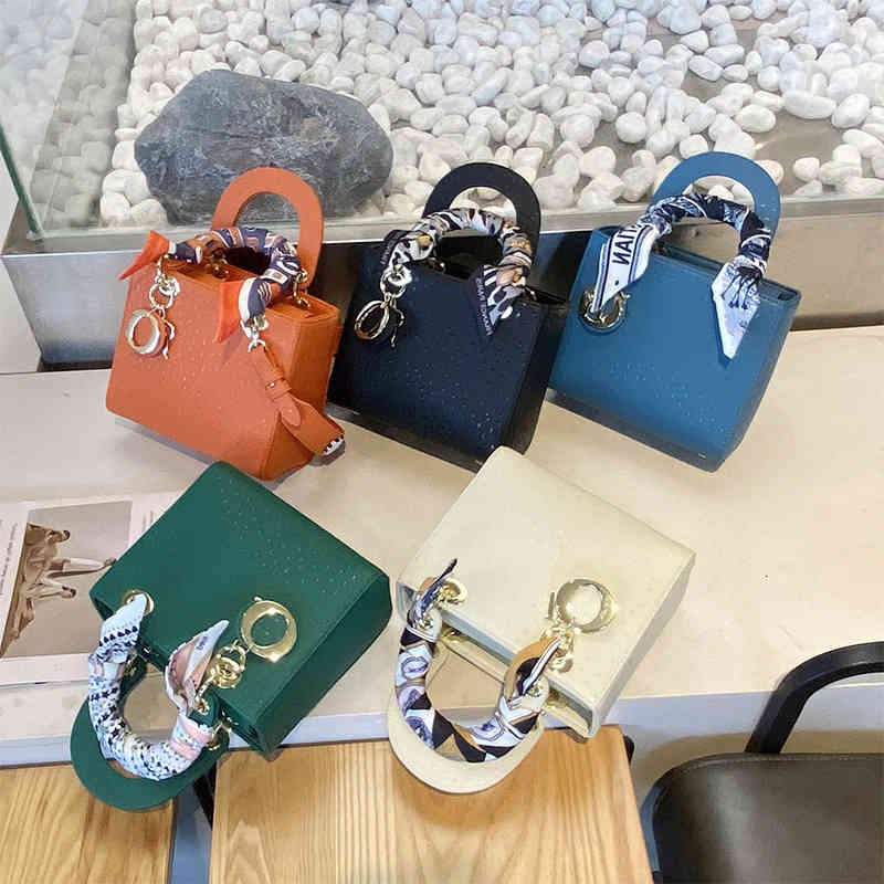 New Women's 2021 Autumn Winter Ostrich Diana Animal Pattern Handbag Versatile One Shoulder Messenger Bag Fashion