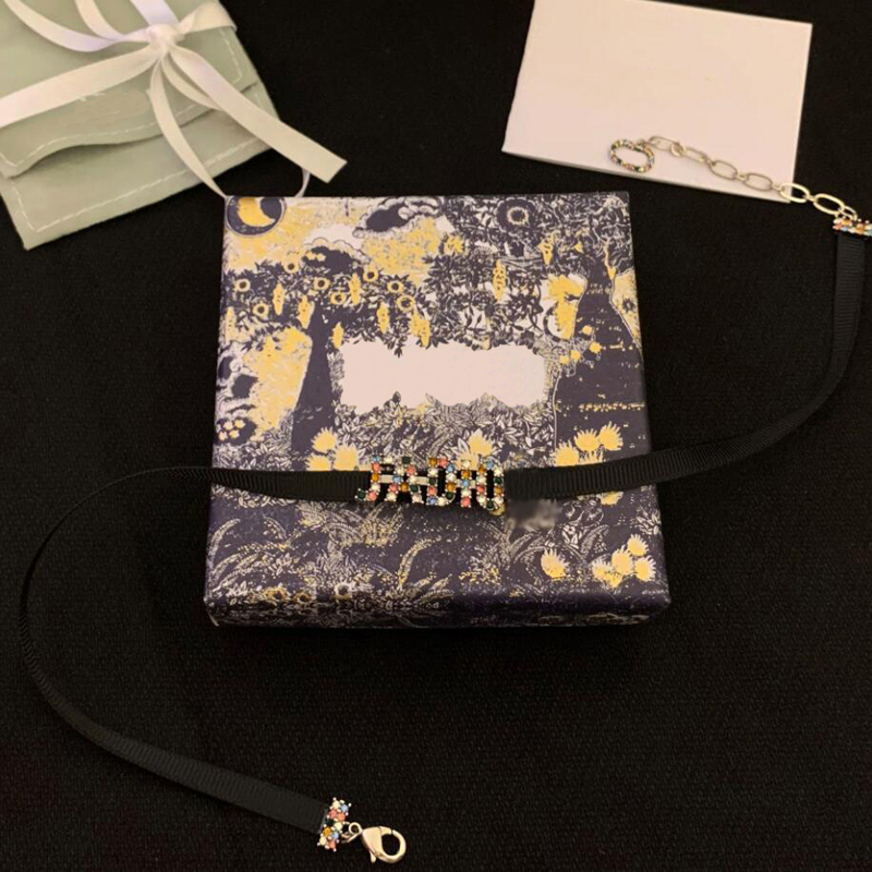 

Luxury Designer Jewelry Fashion Womens Strands Fabric 18K Gold Plated Crystal Letter Cubic Zirconia Necklace Bib Choker Pendant Statement With Original box