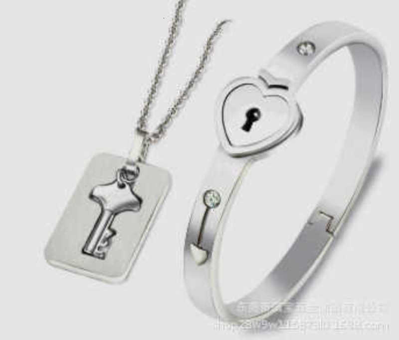 

Jewelry Lovers Concentric Lock Key Soars to the Sky Stainls Steel Bracelet, Golden;silver