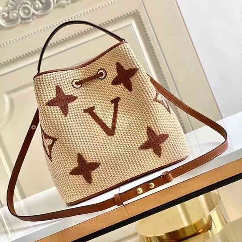 

2023 luxury Famous Designer Women Fashion handbags Shoulder Bags Cross Body Clutch Bag Bucket Plain Leather String Interior Zipper Pocket, Brown