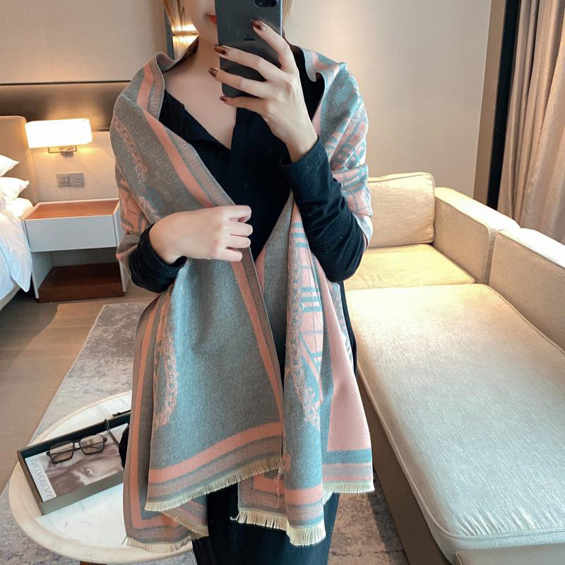 

Top Quality Fashion Chain Grid Pattern Women Cashmere Scarf Womens Winter Thicken Shawl Scarve Luxury British Style B Letters Print Pashmina, Blue;gray