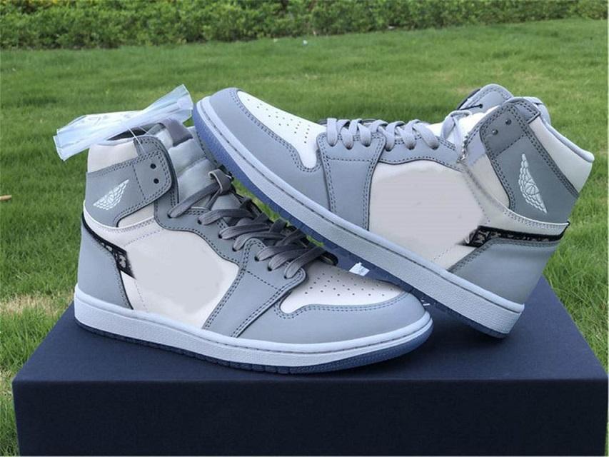 

Hot New 1 High OG Grey Mens Women casual Shoes 1 Low OG Wolf Grey 1S Sail Photon Dust White CN8608-002 Men Women Shoes CN8607-002 With Box