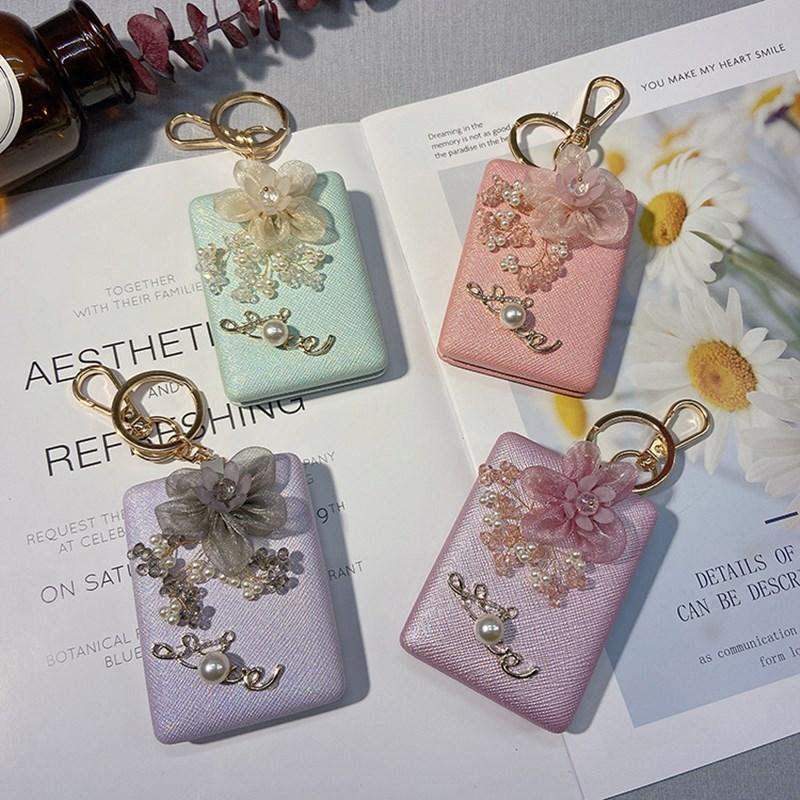 

Keychains Creative Rectangular Flower Makeup Mirror Keychain Handmade Crystal Convenient Portable Bag Pendant Car Key Chain