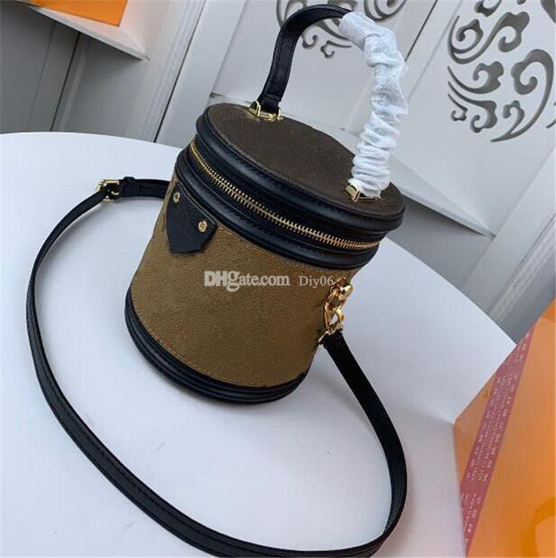 

Newest Luxurys Designers Handbags Messenger bags Women 2021 Tote Genuine Leather luxury Shoulder Bag crossbody Totes Pruse Tassel Handbag, With logo