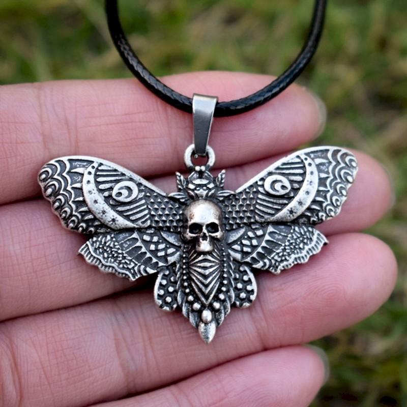 

Vintage Halloween Dead Head Skull Pendant Moth Necklace Women With Metail Chain Christmas Jewelry Gift Chokers