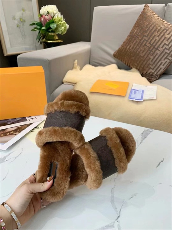 

Luxurys Brand Shoes designers Slippers Women Ladies wool Slides Winter fur Fluffy Furry letters Sandals Warm Comfortable Fuzzy Girl Flip Flo, Black