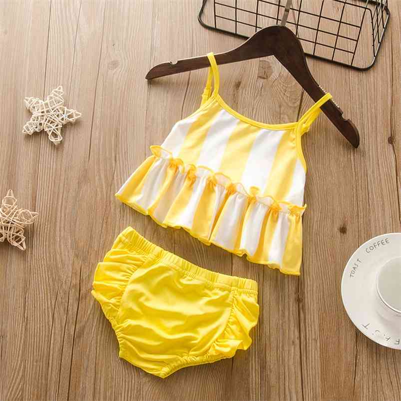 

Summer Children Sets Fashion Strap Patchwork Striped Tops Yellow Solid Shorts Casual 2Pcs Girls Clothes 1-7T 210629
