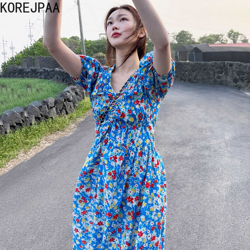 

Korejpaa Women Dress Summer Korean Chic Vintage Print V Neck Drawstring Waist Colorful Floral Design Bubble Sleeve Dresses 210526, Blue