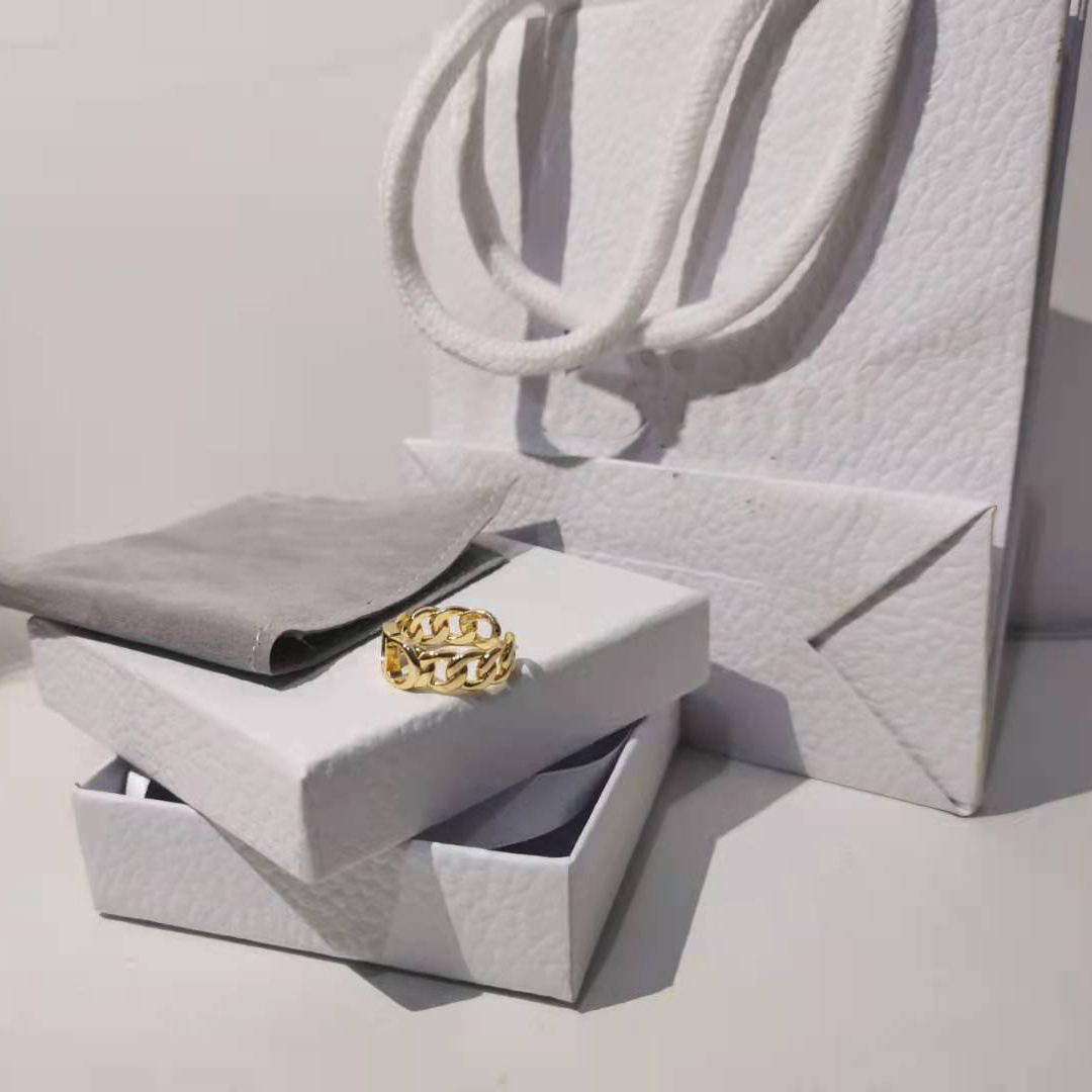 

Fashion Ring for Woman Man Couple Circlet Letters Embedded Designer Rings Unisex Jewelry Gift with Box, Golden;silver