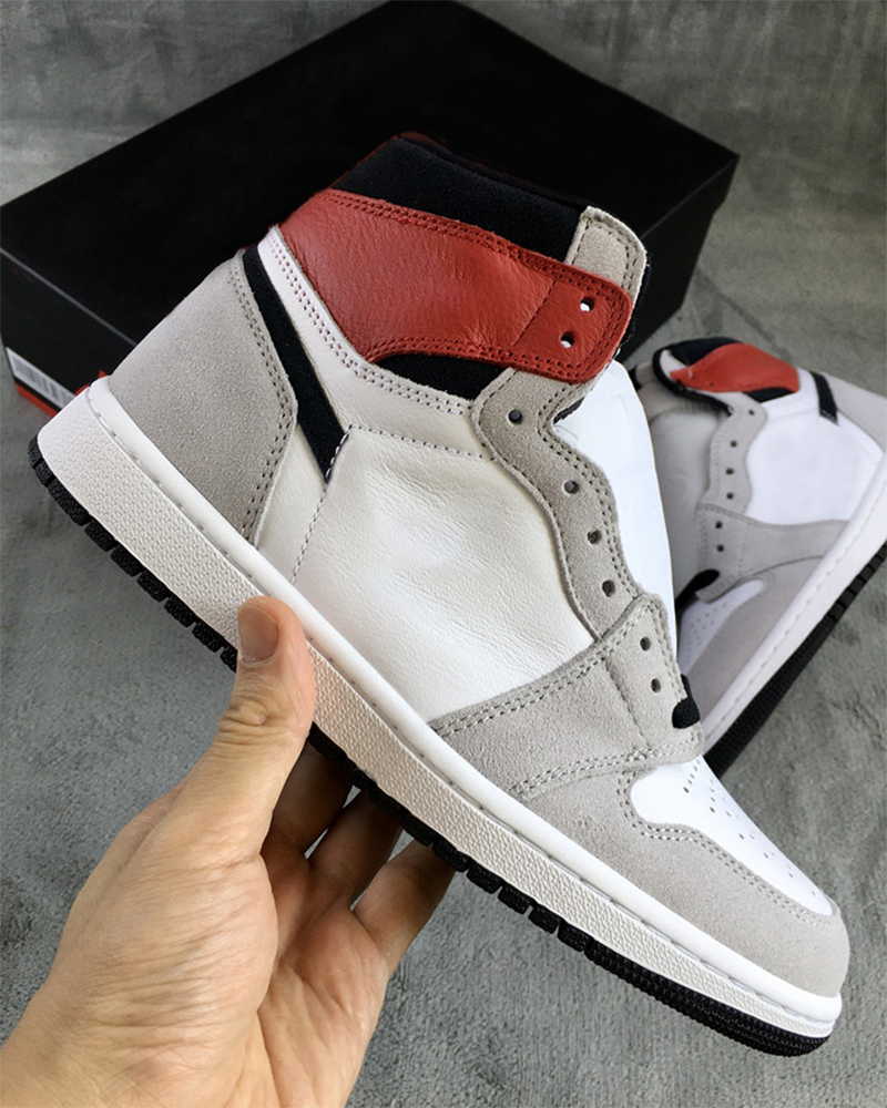 

High-top classic retro culture 1S Basketball Shoes "Light Smoke Grey" Men women Jumpman 1 Gray fur with white leather Fashion Trainers Sneakers, #1