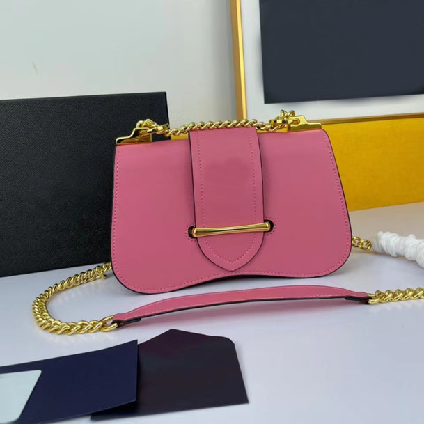 

2021 High quality retro women's single shoulder bag fashion saffiano real leather metal letter Chain Bagss Party Street women bags luxury box 24 * 8 x 14cm, Black