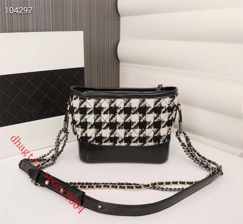 

2021 designer on-site bag neutral fashion leather handbag gold plated hardware crossover women's shoulder chain bags single strap small square stray handbags, Make up the difference