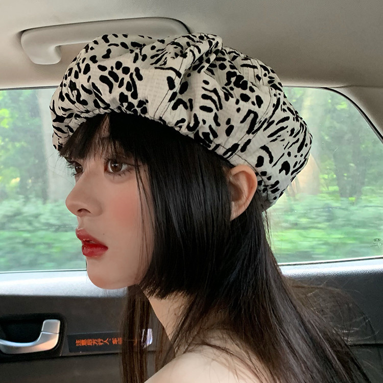 

2022 New Cloud Hat Spring and Autumn Retro Octagonal Painter Hat Show Face Little Beret Female Summer Thin Fashion Accessories, White