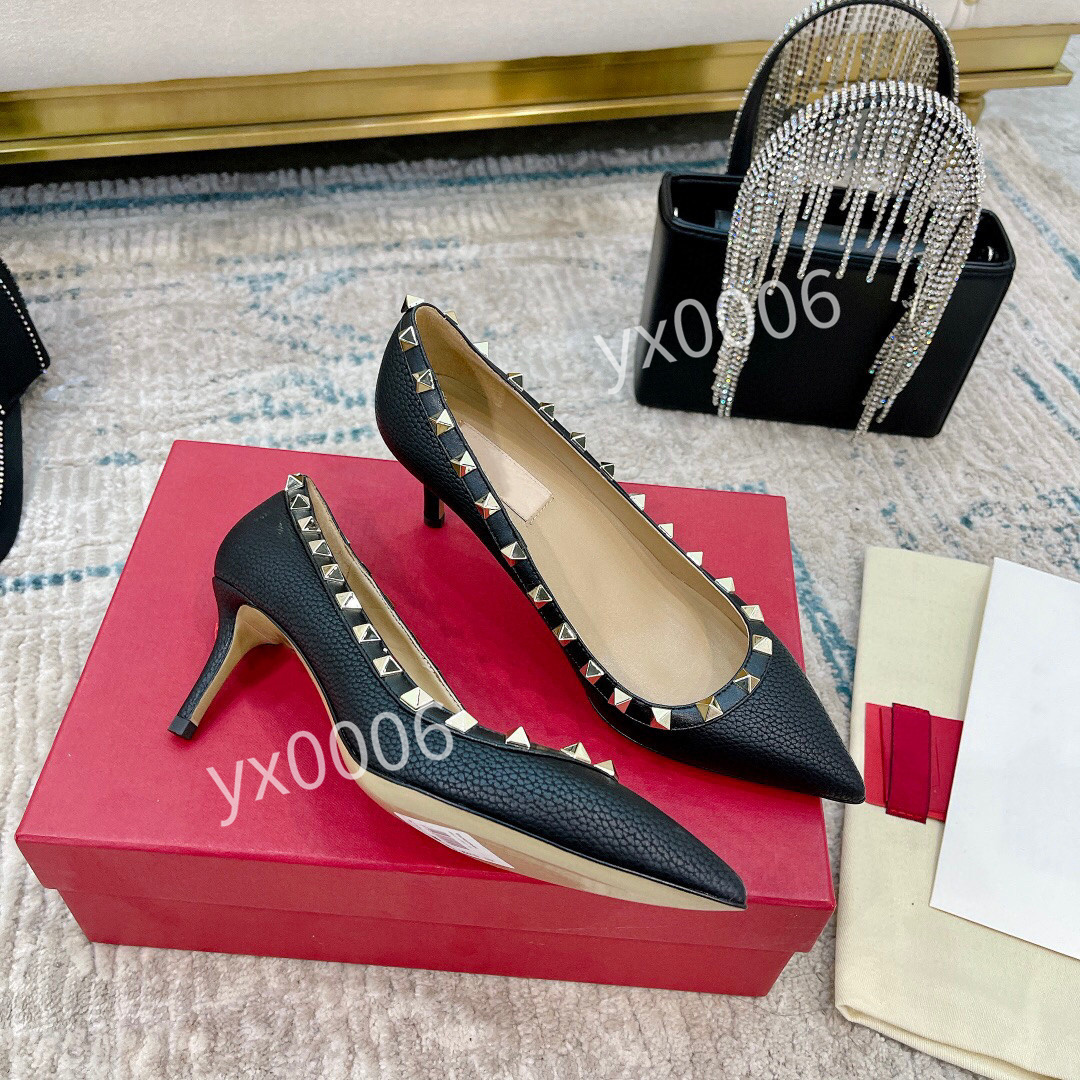 

Red Bottoms Shoes Low 35-42 Cut Fashion Platform Sneakers Spikes Loafers Graffiti Suede Leather Flats Mens Trainers yh211209, Choose the color