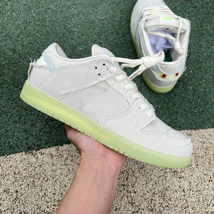 

2021 SB Dunk Mummy glow in the dark Motorcycle Boots Men Sneakers Low cut Chicago Black White Mens Shoes Womens Sports Trainers Dunks Design