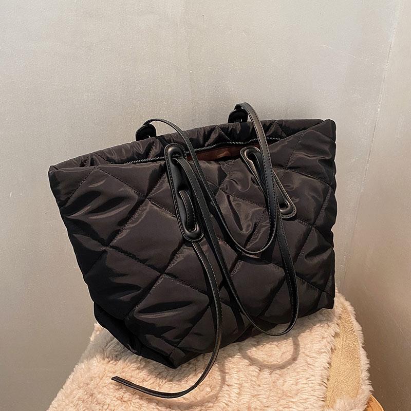 

Evening Bags VeryMe Fashion Handbag Designer Quilted Women's Shoulder Bag Luxury Nylon Down Cotton Messenger Winter Wallet 2021, Black