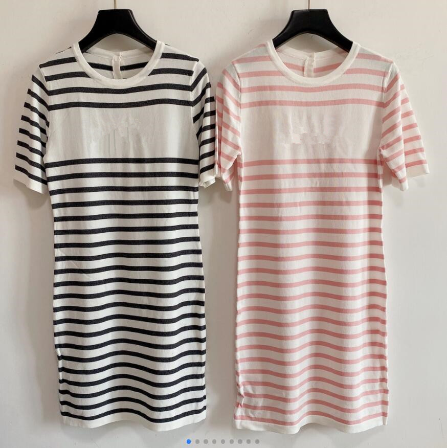 

Girls' striped contrast color age-reducing letters embroidery rib round neck casual short-sleeved T-shirt skirt 615