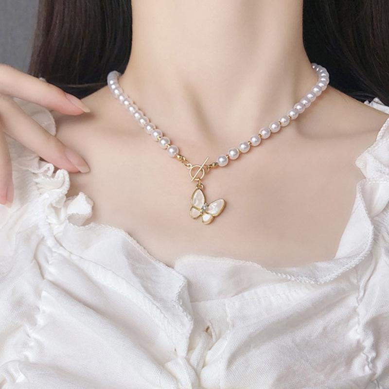 

Chokers Imitation Pearl Chain Necklace Vintage Butterfly Pendant Necklaces Clavicle Women Metal Jewlery Charms Birthday Gifts