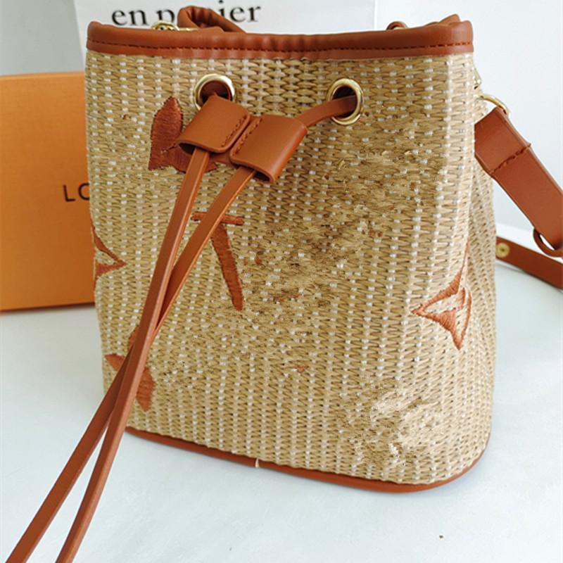 

Waist Bags Tassel Straw Women Shoulder Wicker Woven Ladies Handbags Handmade Summer Beach Rattan Bag Female Large Capacity Tote