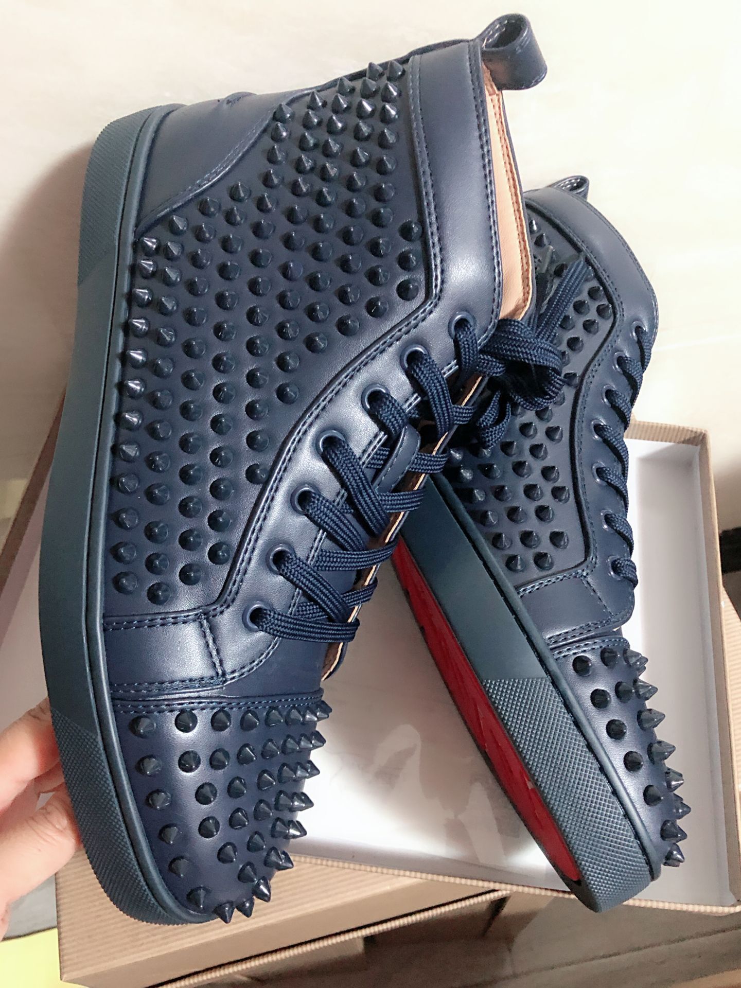

Paris Homme Red Bottom Sneakers Men's casual Shoes Full Spiked Flats Navy Blue Rivets Red-soles Highs Tops High Quality Man Trainers EU35-47, As pics show