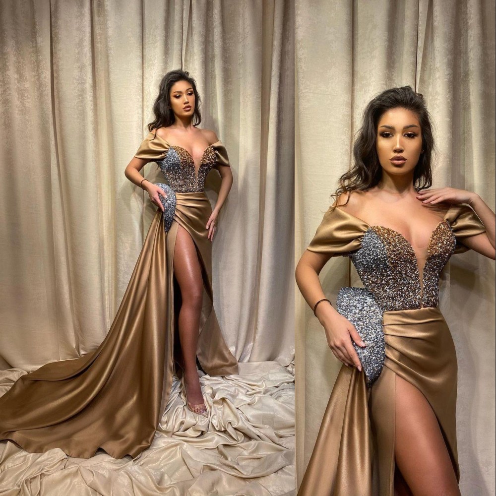 

2021 Aso Ebi Arabic Gold Sheath Prom Dresses Keyhole Illusion Crystal Beading Bling High Side Split Long Sweep Train Formal Evening Dress Party Gowns Cap Sleeves, Champagne