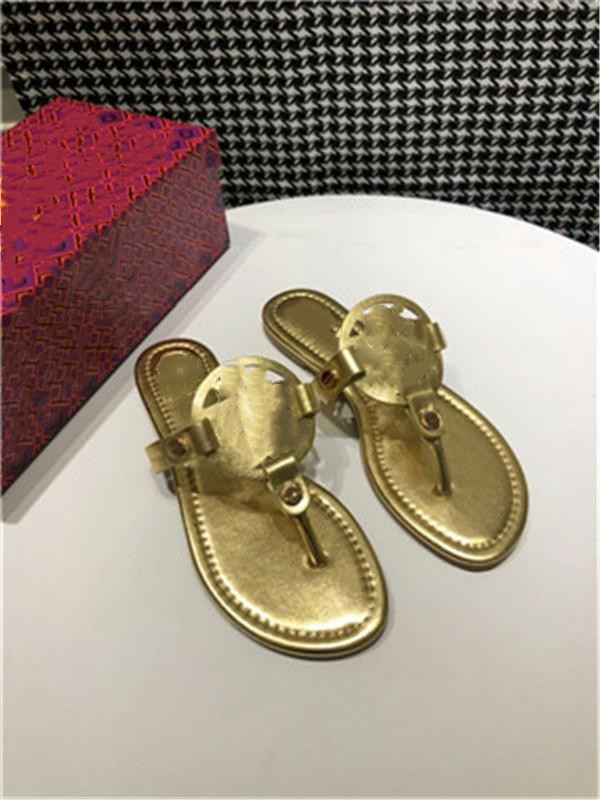 

2021 high-quality sandals designer slippers product design children's summer 11 color hollow flip-flop rubber wear-resistant 35-43, Black;red