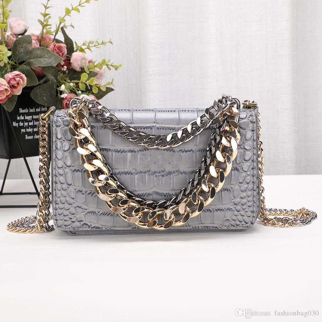 

Crocodile pattern chain bag high-quality calfskin with three-color hardware chains fashionable and generous handbag ladies golden small squa