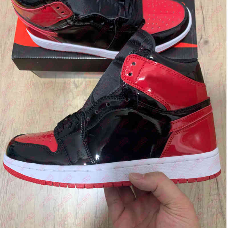 

Mens Bred Patent Royal 1 Basketball shoes 1s University Blue High Dark Mocha Twist Light Smoke Grey Chicago UNC Bordeaux royal t