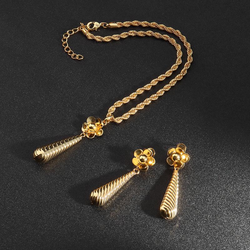 

Earrings & Necklace Gold Plated Jewelry Set For Women Heart Accessories Fashion Copper Gilded Gifts, Silver