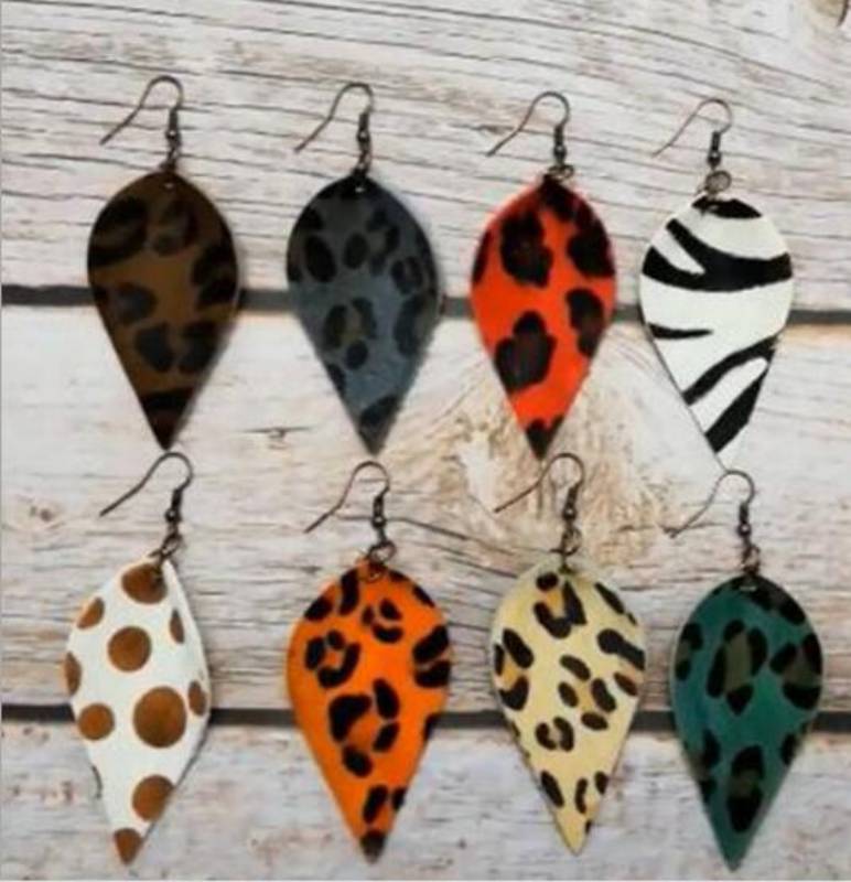 

Fashion leopard Print Leather Dangle Earring for Women 8 Colors leaf Earrings Ladies Punk Style Jewelry Wholesale