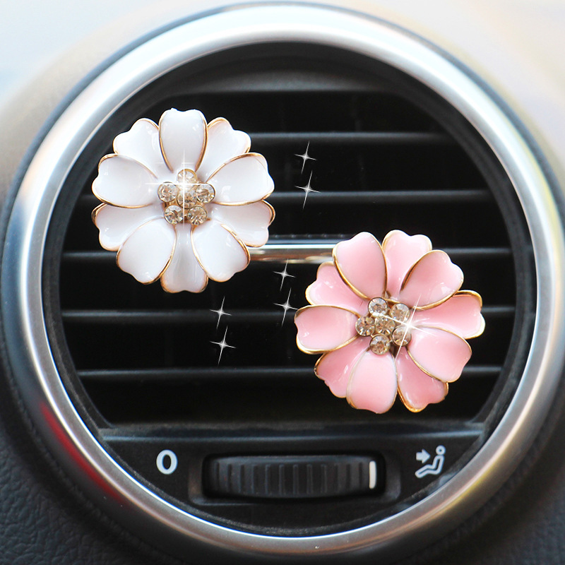 

Automobile air outlet fragrance piece vehicle mounted Daisy air conditioner outlet fragrant cotton decoration clip