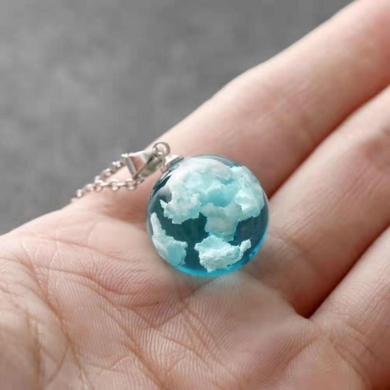 

Pendant Necklaces Creative Blue Sky White Cloud Necklace Transparent Round Ball Moon Resin Statement For Women Fashion Jewelry