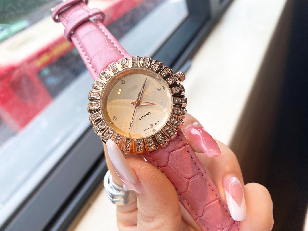 

Fashion Women Watches Luxury C Brand Wristwatches Leather Strap 7 Colors Casual Quartz Lady Watch, Black