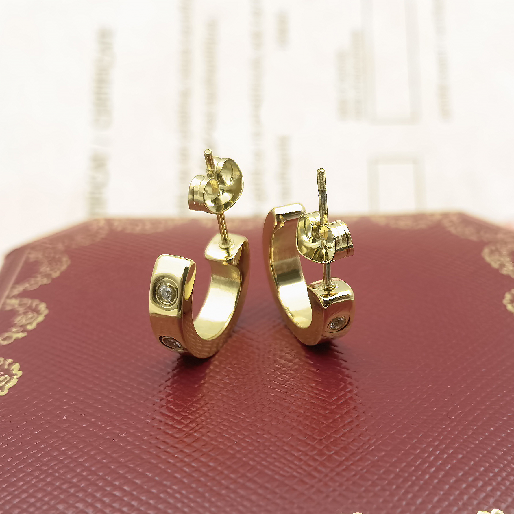 

Ladies Cleef Stud Earrings Carti Full Rhinestone Designer Pendant Necklace Screw Bracelet Van Loves Fashion Free Velvet Bag