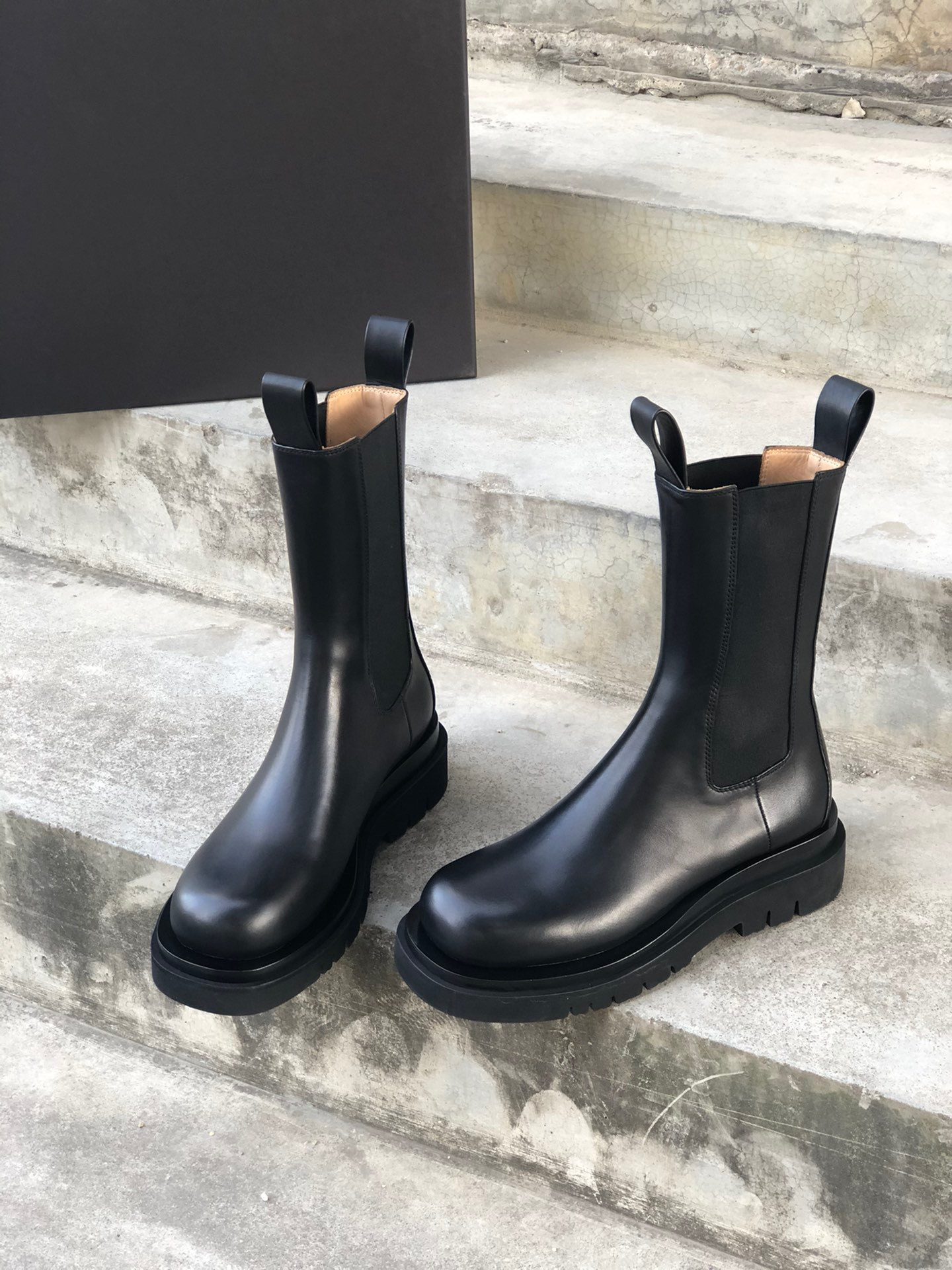 

Women boots Women's British style leather 2021 spring and autumn thick-soled mid-tube short booties smoke tube boot size 35-40, Black