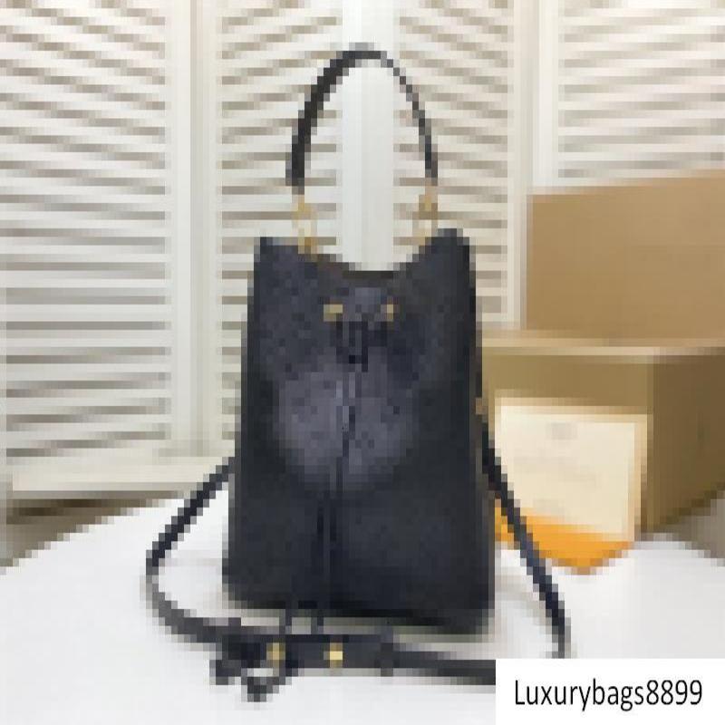 

NÃONOÃ MM BUCKET BAG BLACK TRUNKS Leather NÃ©onoÃ© bucket bag Black Size: 26.0 x 26.0 x 17.5CM