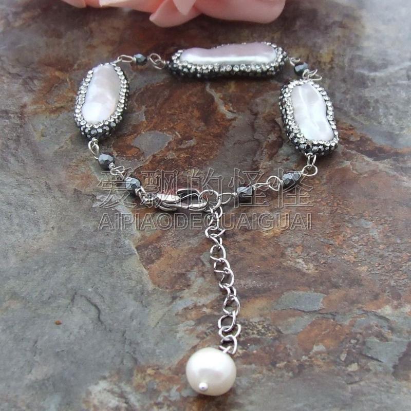 

Beaded, Strands Women's 8'' White Biwa Pearl Hematite Bracelet, Black