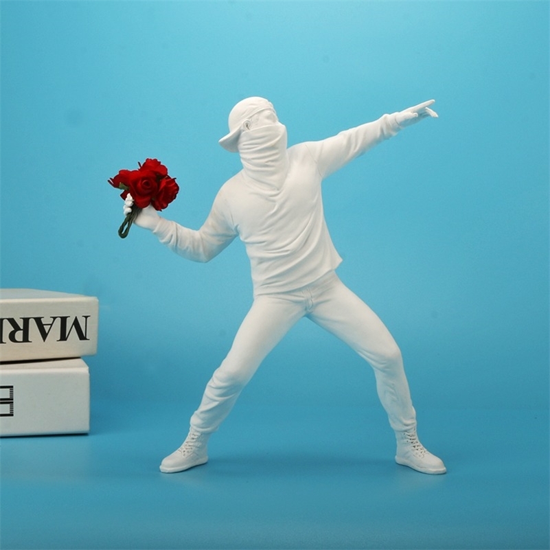 

Resin Statues Sculptures Banksy Flower Thrower Statue Bomber Home Decoration Accessories Modern Ornaments Figurine Collectible 220117