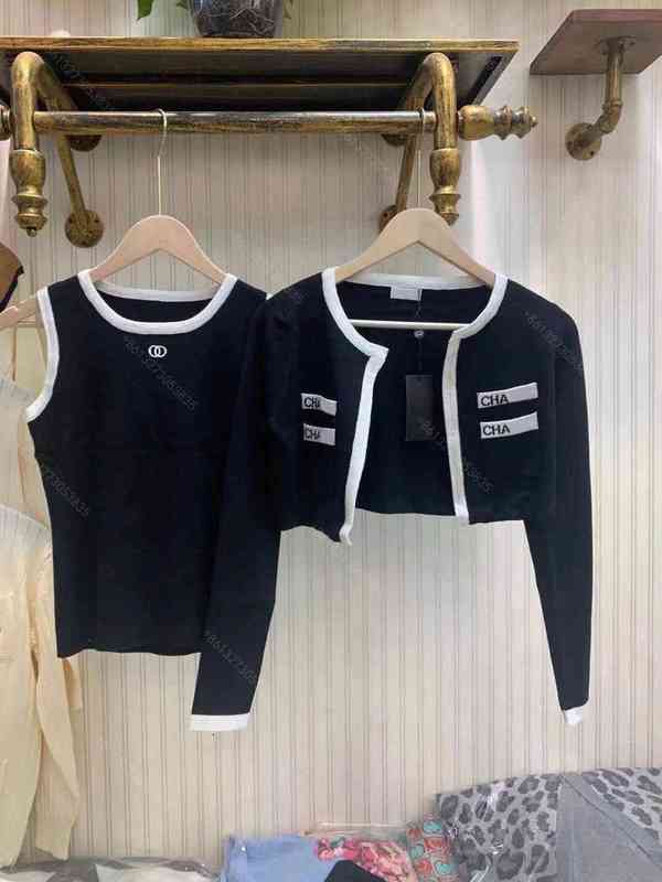 

Women's Sweaters Fashion designer women sweater coat two-piece suit wool knit letter cc brand clothes long sleeve hoodie jcaket bottoming shirt casual 3LZO, 1# shoe box