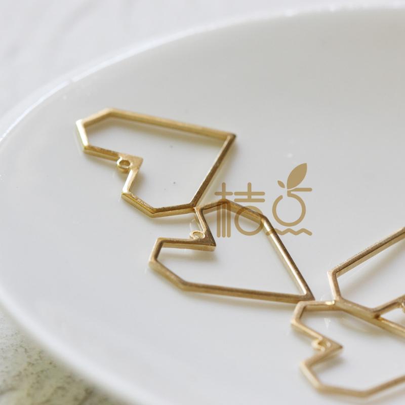 

Charms 10 Pieces Raw Brass Charm - Heart 20mm (4423C-Q-53), Bronze;silver