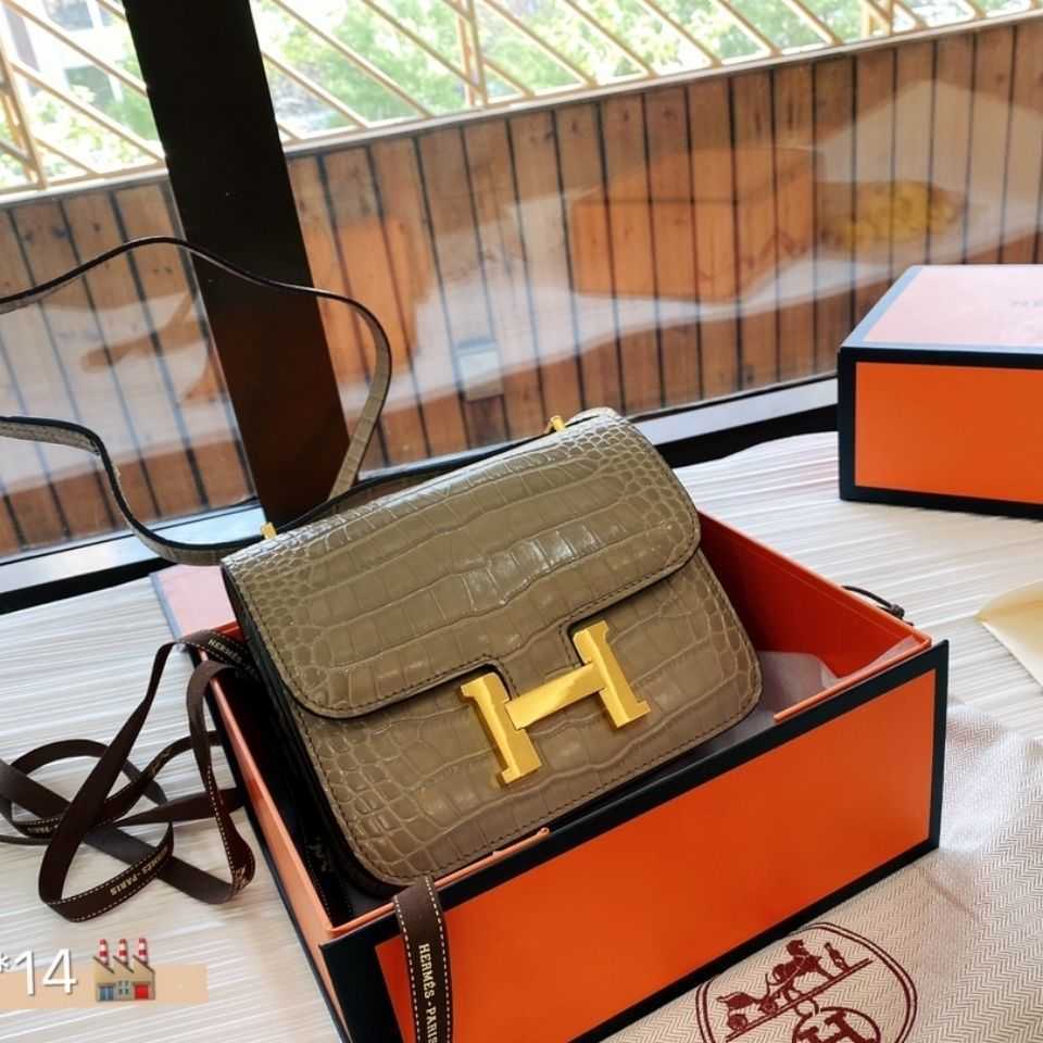 

Her Crocodile Single Shoulder Messenger Bag 2021 New Kangkang Bag H-button Stewardess Leather Women's Small Square Handbag Zlh