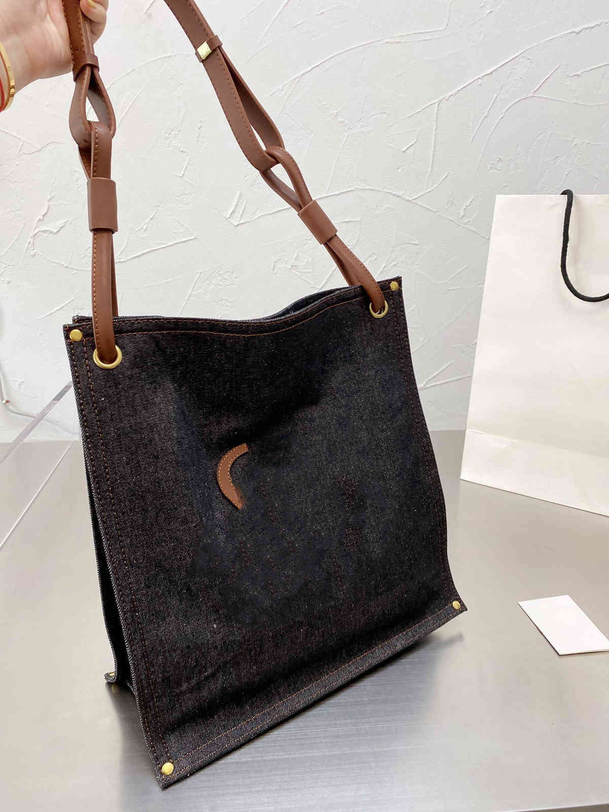 Luxury Handbags and Storage Knotted Designer Leather Loew Belt Denim Shopping Bag Canvas Collage Thick Simple Plain Wome-image-726401785