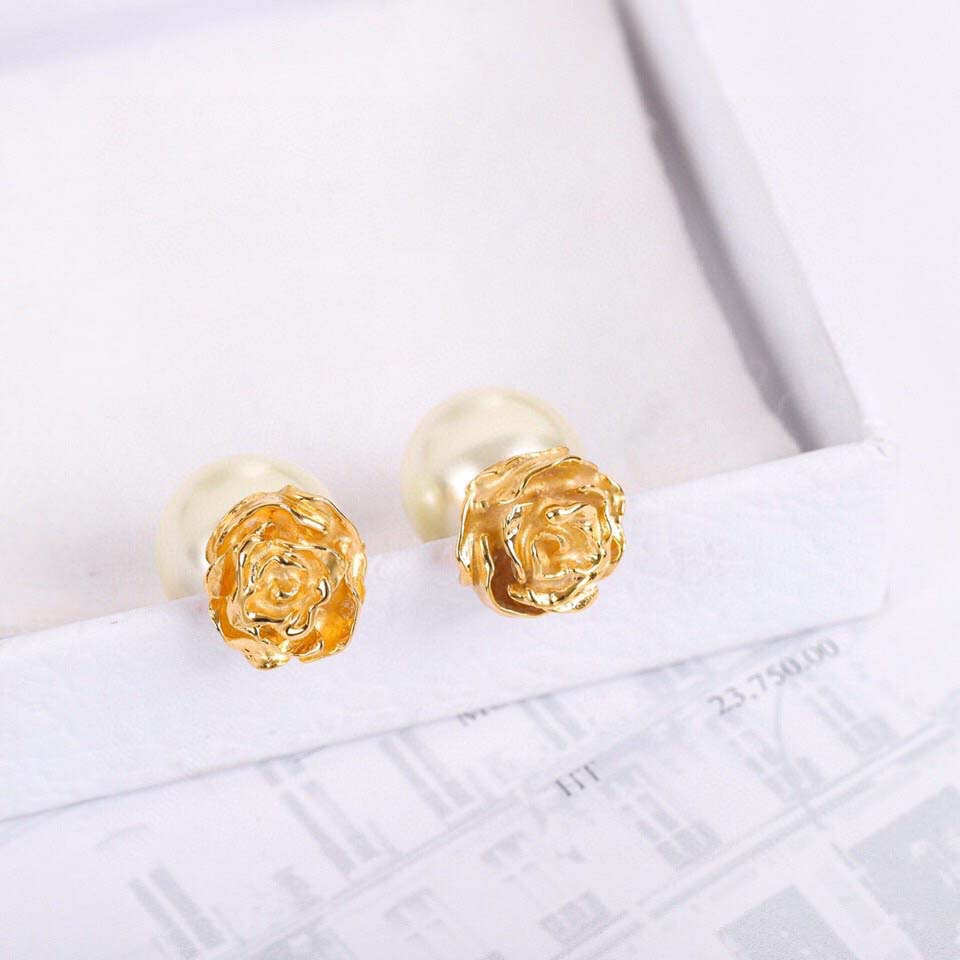 

Top quality stud earring with nature pearl beads and flower design in 18k gold plated for women wedding jewelry gift have box stamp PS3862