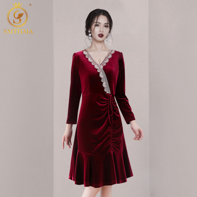 

Women Autumn Winter Elegant Lace Patchwork Drawstring Ruffle Velvet Dress High Quality Sexy V-Neck Femme Designer Vestidos 210520, Photo color