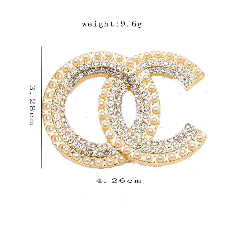 

Fashion Brand Designer Letters Brooch Fashion Famous Double Letter Tassel Pearl Crystal Luxury Couples Personality Rhinestone Suit Pin Jewelry Accessories